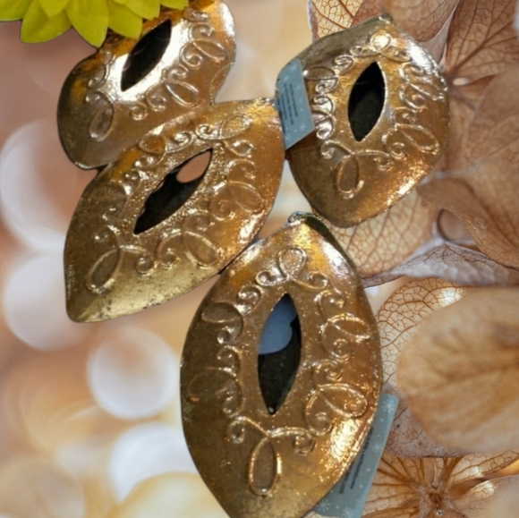 Christmas Ornaments - Picture 3 of 4